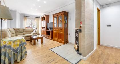 Apartment 'La Gimena ' with Balcony and Air Conditioning