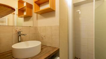 Een douche, een haardroger