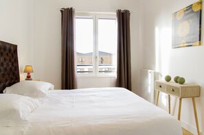 1 chambre, fer et planche Ă repasser, Wi-Fi gratuit, draps fournis