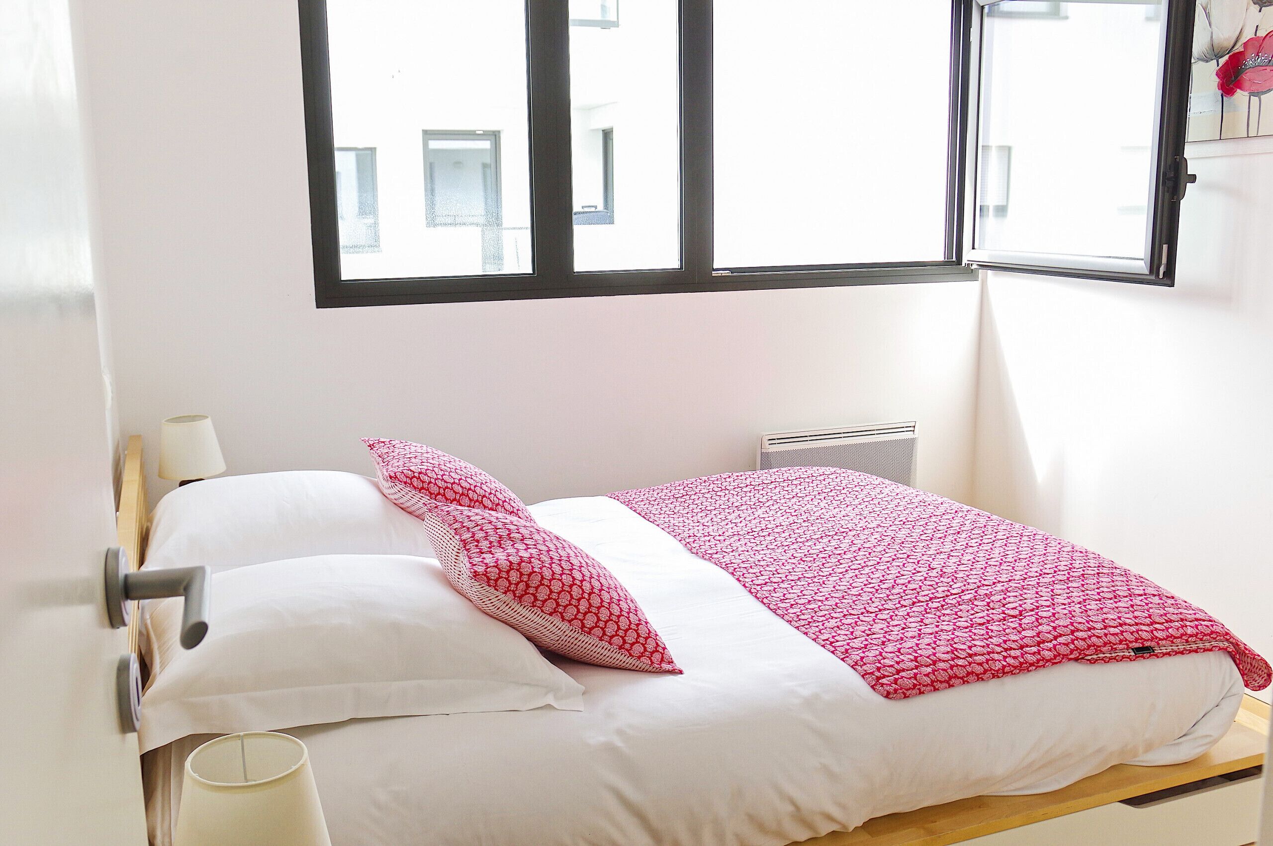 2 chambres, fer et planche à repasser, Wi-Fi gratuit, draps fournis