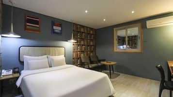 Standard Double Room | Desk, WiFi (free), individually decorated, individually furnished