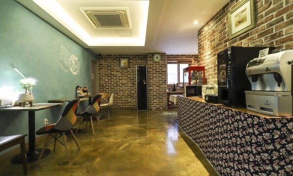 Snack-bar