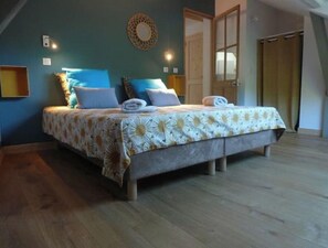 2 chambres, fer et planche à repasser, lit parapluie, Wi-Fi gratuit