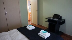 2 عدّة غرف نوم وواي فاي وملاءات أسرّة