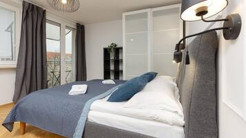 2 habitaciones, escritorio, tabla de planchar con plancha y wifi