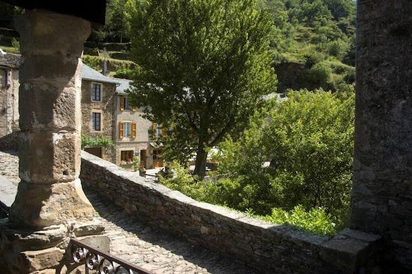 Exterior - Le Relays du Chasteau (Brousse-le-Chateau)