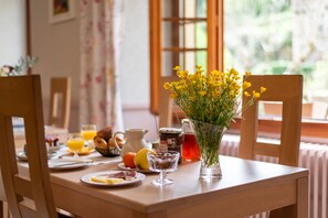 每日供应欧陆式  早餐（每人 EUR 10.50）