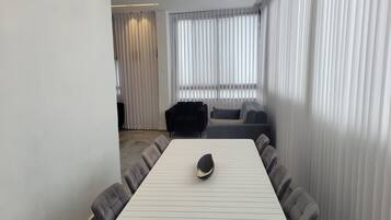 Basic Apartment | In-room dining