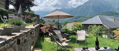 屋外ダイニングエリア