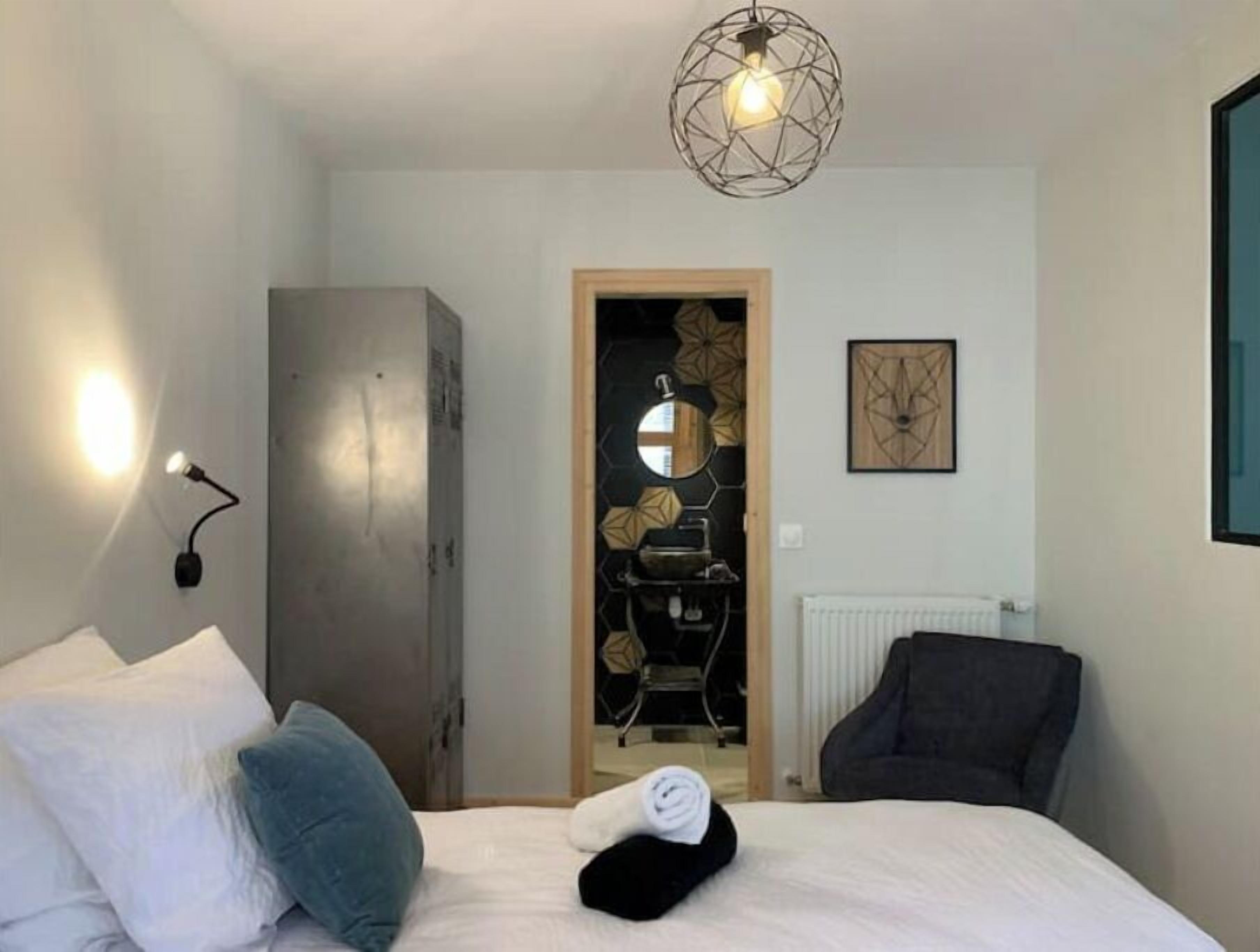 1 chambre, bureau, lit parapluie, Wi-Fi gratuit