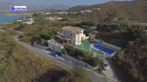 Exterior - Stunning Villa with a Private Pool, Panoramic views of Lake Vinuela (Los Romanes)