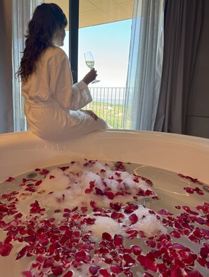 Suite with Balcony and Interior Jetted Tub with Mountain View