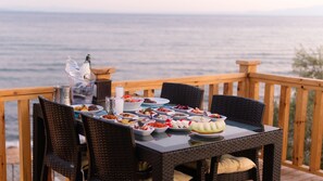 Bao gồm bữa sáng buffet hàng ngày