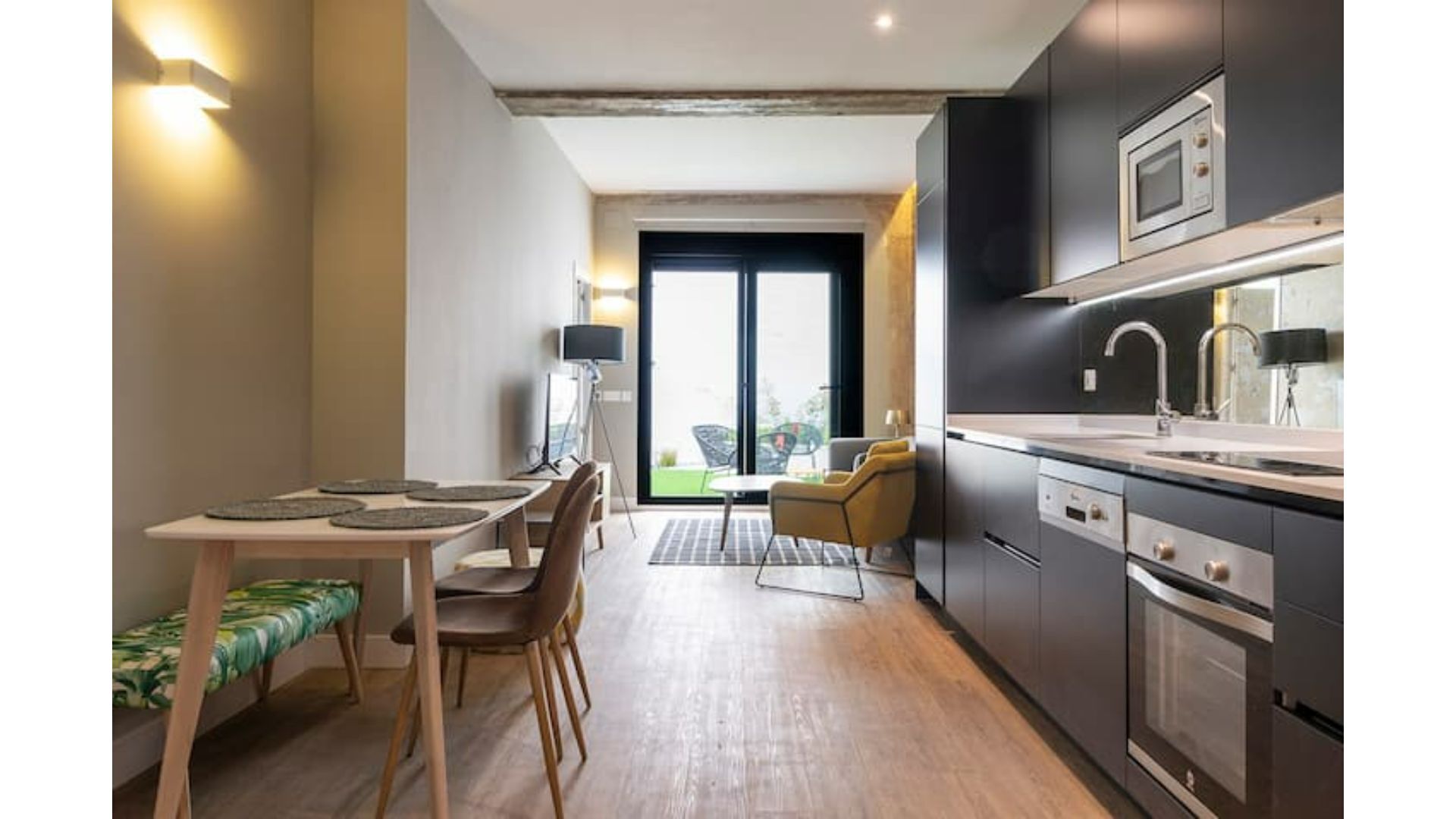 Spacious modern apartment with terrace