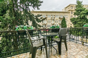 Habitación estándar con 2 camas individuales | Terraza o patio