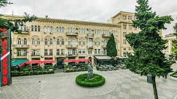 Standard Twin Room | Terrace/patio