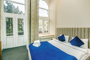 Quarto casal luxo | Frigobar (abastecido com alguns itens grátis), cofres nos quartos