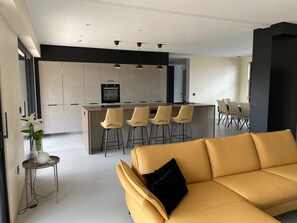 تلفزيون، كُتُب