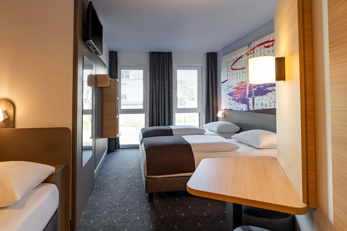 Triple Room | Soundproofing, free WiFi