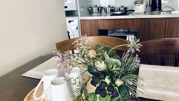Suite ejecutiva | Servicio de comidas en la habitación
