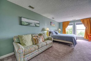 2 bedrooms, iron/ironing board, travel cot, free WiFi