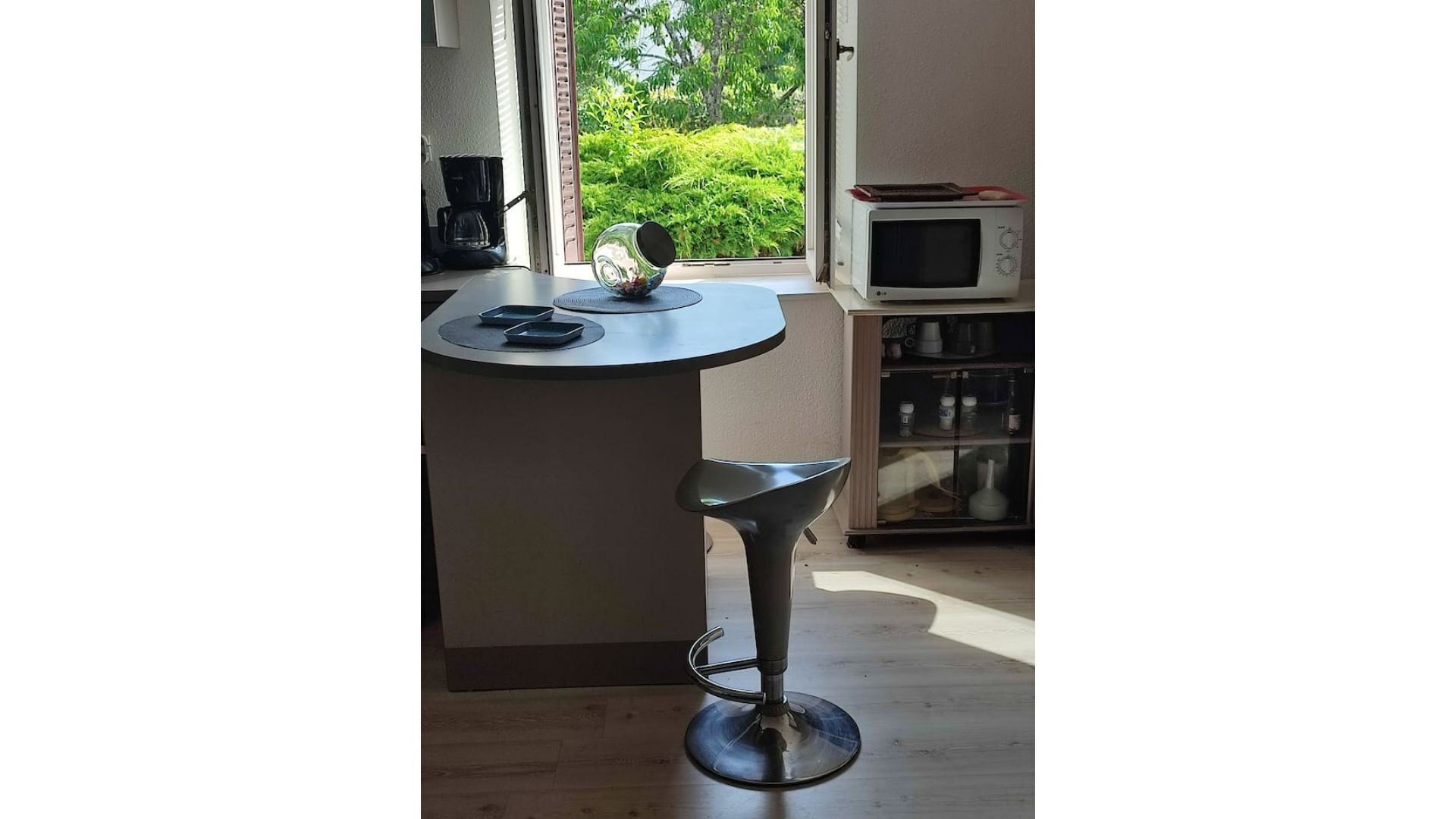 studio entrée indépendante dans maison de campagne