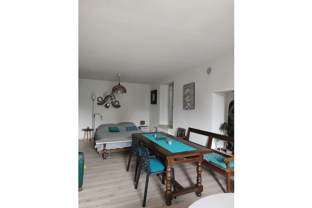 studio entrée indépendante dans maison de campagne