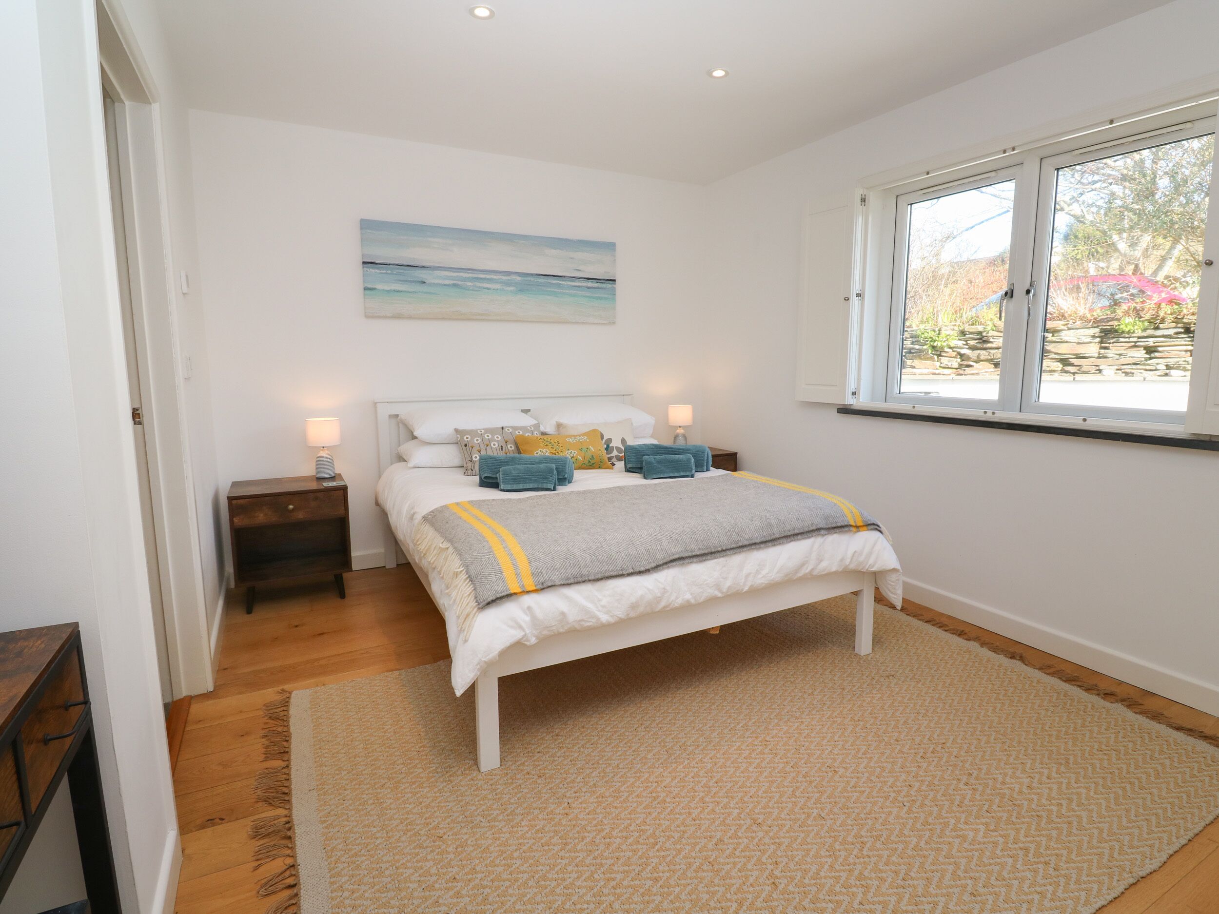 2 bedrooms, individually decorated, individually furnished, free WiFi