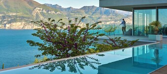 Dream view, infinity pool, privacy & nature. Villa