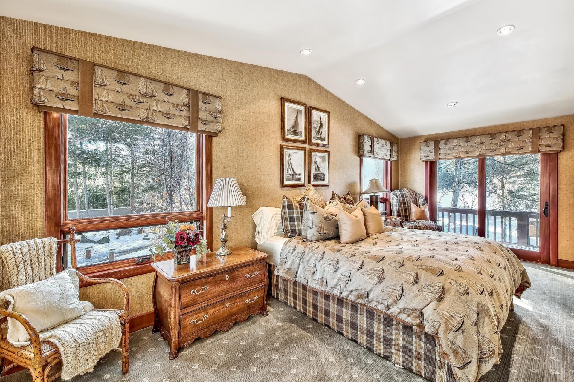 6 chambres, fer et planche à repasser, Wi-Fi, draps fournis