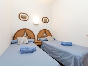 2 chambres, lit parapluie