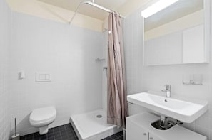 Standard Studio | Bathroom - Boissonnet 96 by Homenhancement (Lausanne)