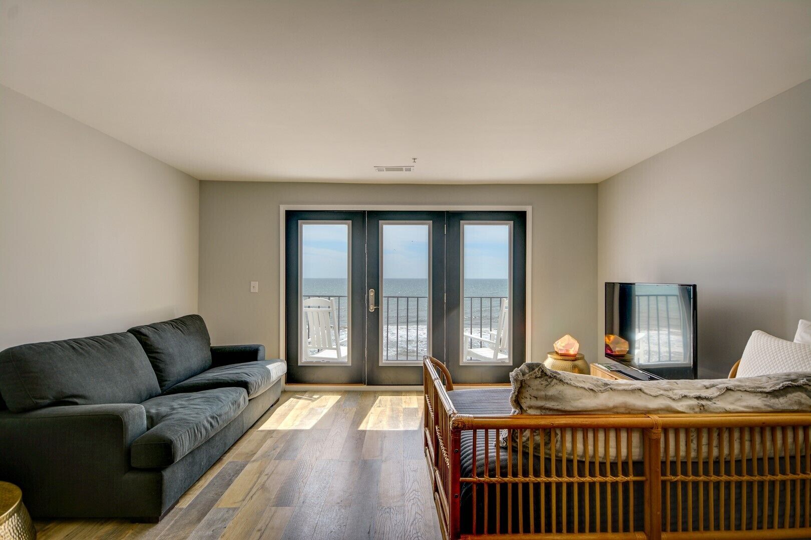 Villa Capriani 317B - Oceanfront Condo - Pool, Hot Tub, On-site Restaurant