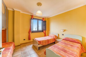 Family Apartment, Multiple Bedrooms, 2 Bathrooms, Mountainside (Beautiful Apt With Seaview Terrace) | 2 bedrooms, laptop workspace, free WiFi, bed sheets - Beautiful Apt With Seaview Terrace (Pisciotta)
