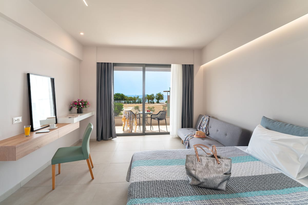 Standard Double or Twin Room, Garden View | Down comforters, in-room safe, cribs (free), WiFi (free)