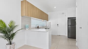 Microwave, dishwasher