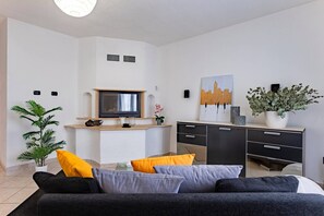 TV