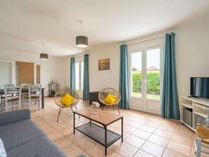 TV - Vacation home Zephir by Interhome (Vaux Sur Mer)