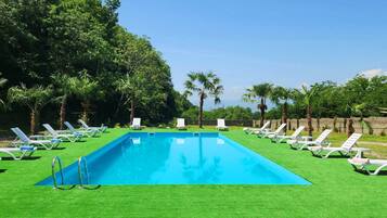 Seasonal outdoor pool