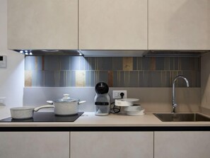 Kühlschrank, Ofen, Geschirrspüler, Toaster