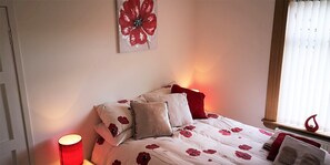 3 多间卧室、熨斗/熨衣板、免费 WiFi、床单