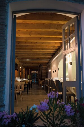 Breakfast, lunch and dinner served - La Fabrica del Canal (Abarca de Campos)
