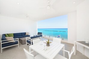 Outdoor dining - Rum Point Resort #405 (Seven Mile Beach)