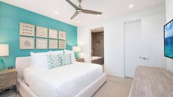3 bedrooms, desk, iron/ironing board, travel crib