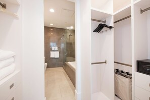 Shower, hair dryer, towels, soap - Rum Point Resort 203: Stay Longer for Less! (Grand Cayman)