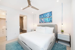 3 bedrooms, desk, iron/ironing board, travel cot