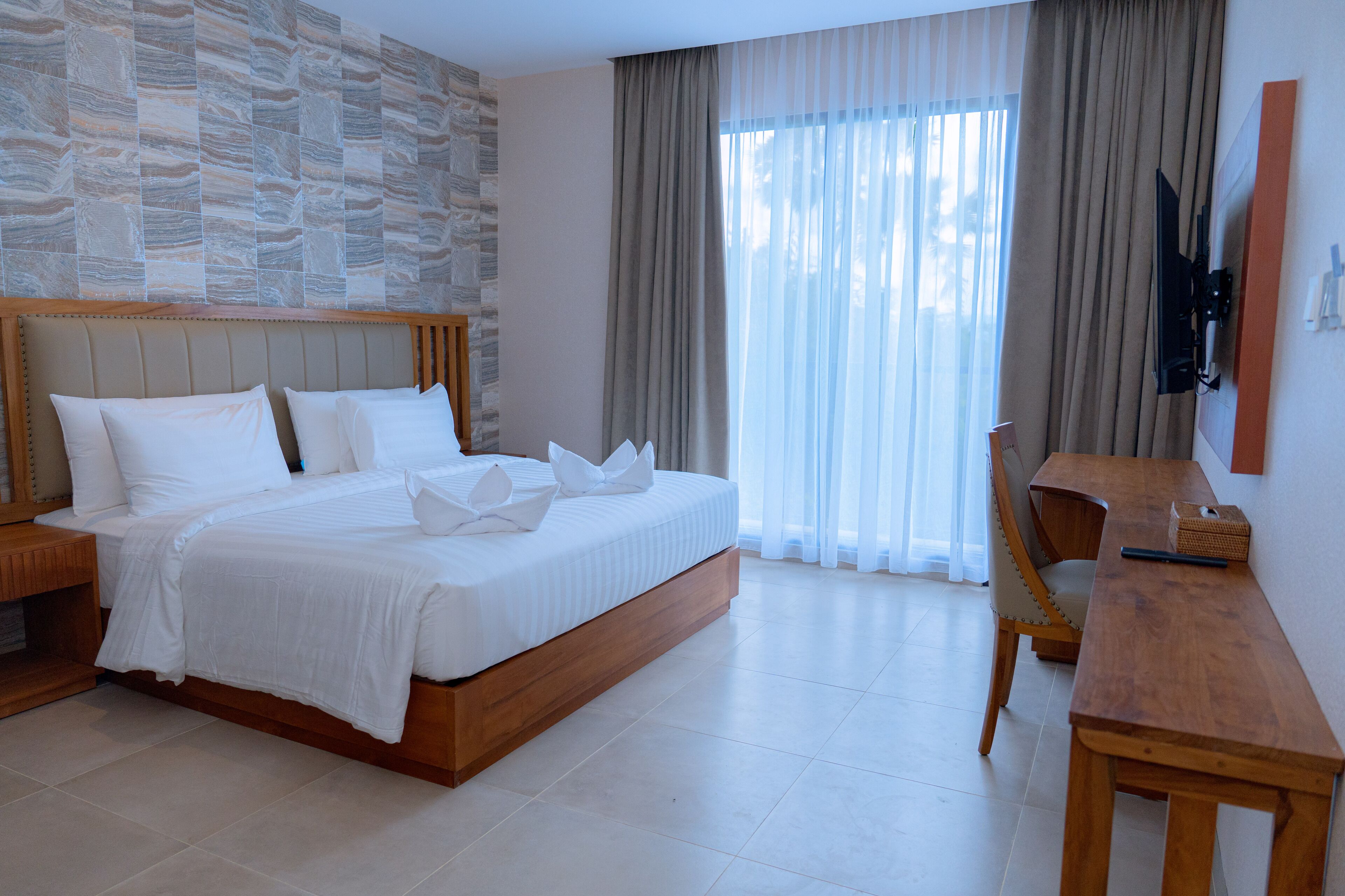 Deluxe Double Room | In-room safe, desk, free WiFi, bed sheets
