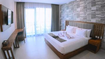 Quarto casal luxo | 1 quarto, cofres nos quartos, escrivaninha, Wi-Fi de cortesia