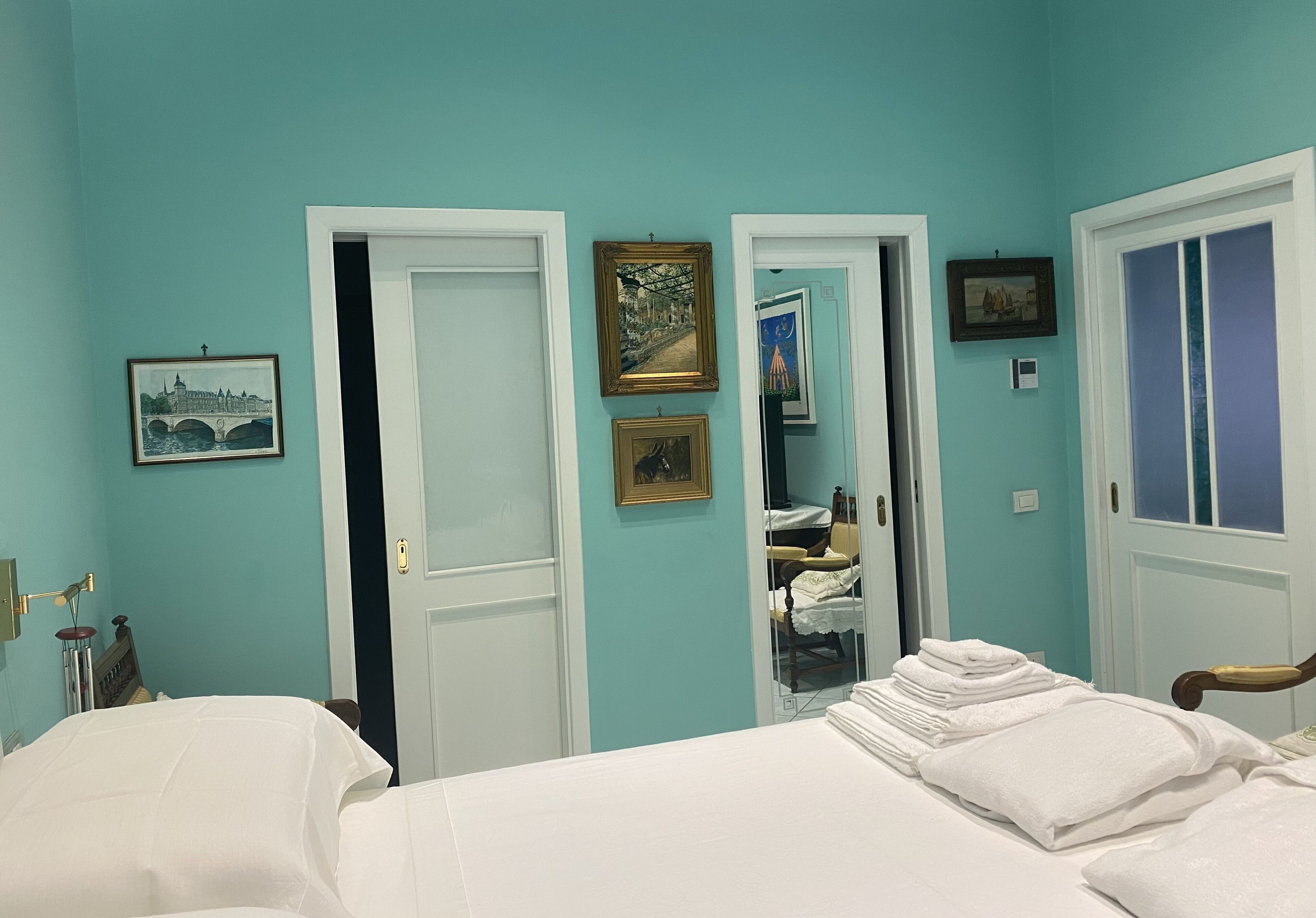 2 bedrooms, desk, iron/ironing board, travel crib