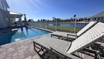 Piscina coberta i piscina climatitzada
